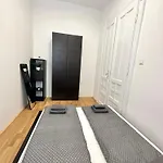 Elegant Apartman For 8 Person With Free Parking For 2 Cars
