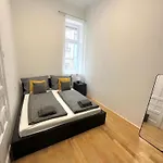 Elegant Apartman For 8 Person With Free Parking For 2 Cars