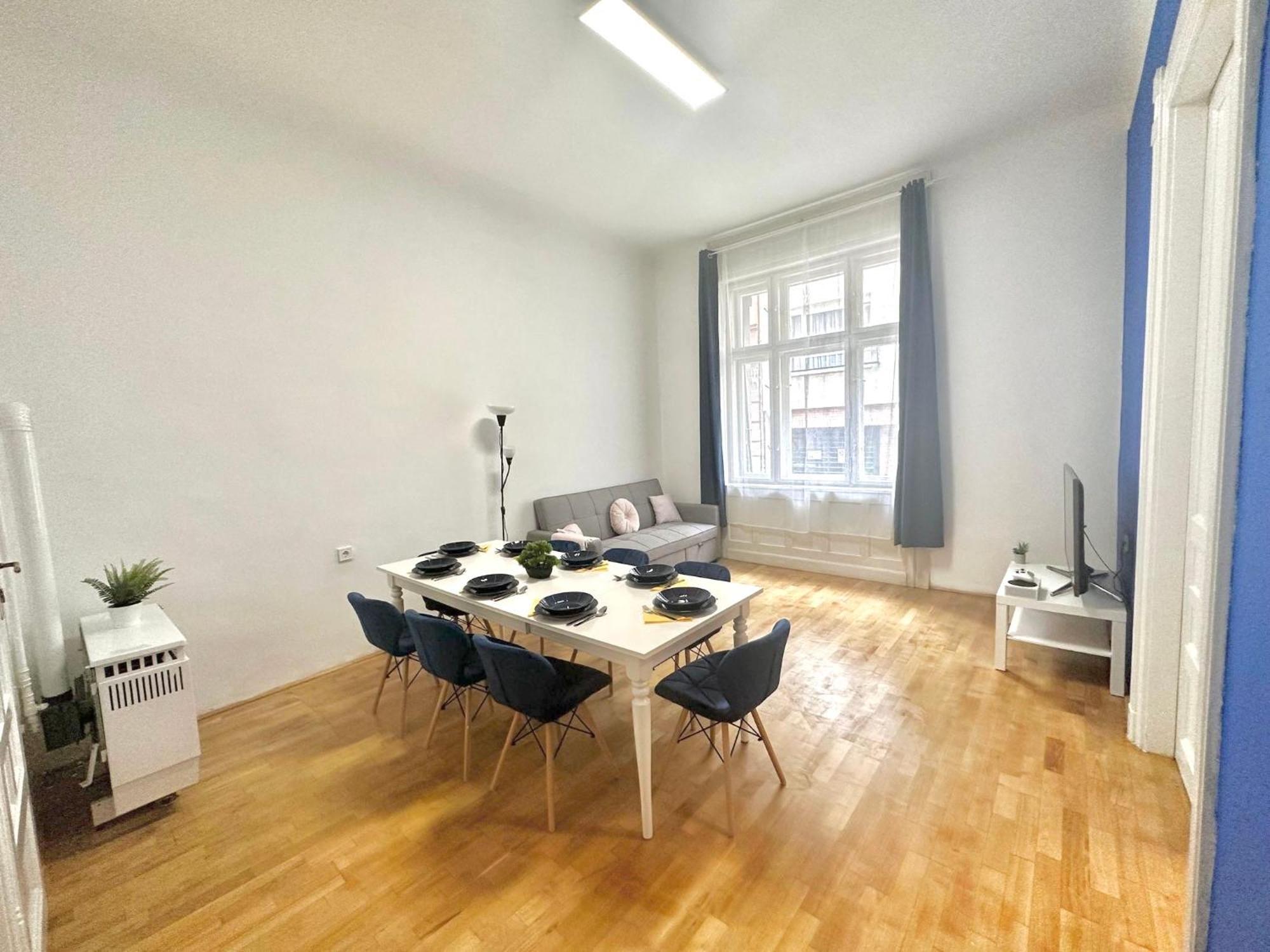 Apartment Elegant For 8 Person With Free Parking For 2 Cars